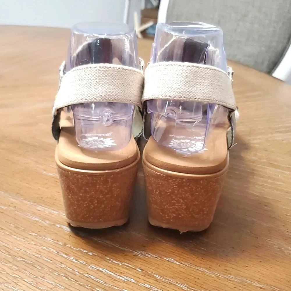 Yellowbox Platform Leather Green/ beige stacked wedge sandal 8.5 - Picture 5 of 9